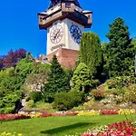 Weekends Centre - Free Parking, Pets Welcome & Walk To Old Town - - Kunsthaus Apartman