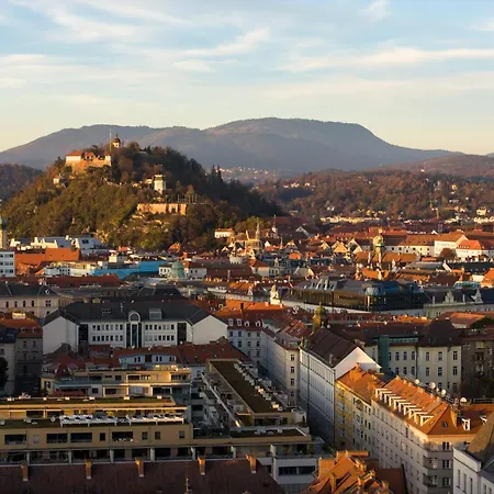 Weekends - & Cozy, Free Parking & Walk To Old Town - - Kunsthaus * Graz