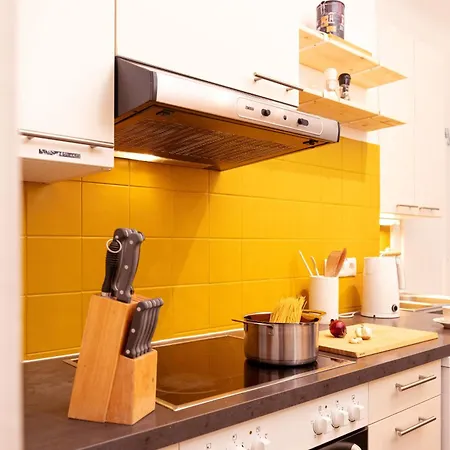 Weekends - & Cozy, Free Parking & Walk To Old Town - - Kunsthaus Apartment